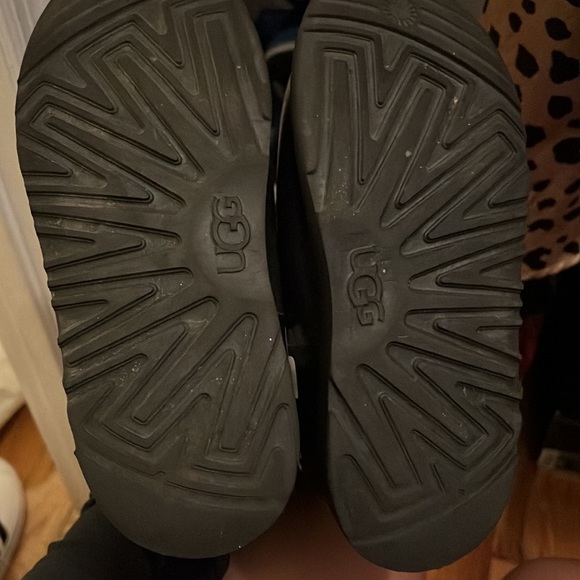 Uggs - Picture 3 of 4